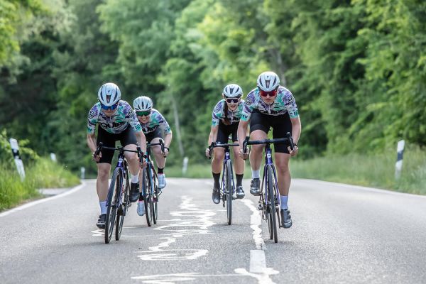 Radsport Team EQUIPE Stuttgart Feminine – Antritt auf Bundesstraße