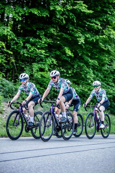 Radsport Team EQUIPE Stuttgart Feminine – Vierergruppe in Bewegung