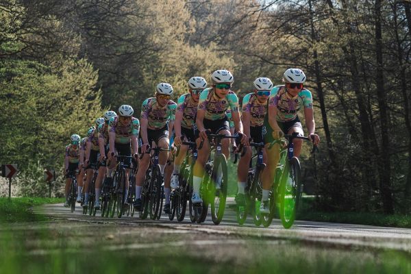 Radsport Team EQUIPE Stuttgart beim Training – Gruppe bergauf